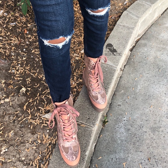 Last 1s❤️Platform Lug Sole Taupe & Snake BOOTS - Picture 5 of 8